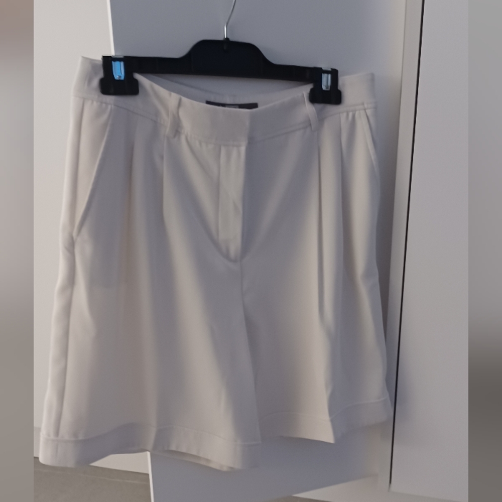 Elegant White Women's Shorts TRISTAN